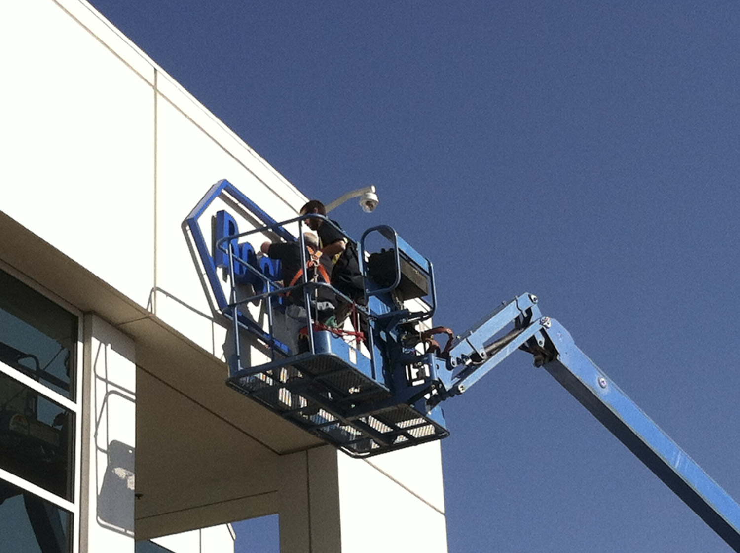 Sign refurbished from neon to LED building in Pleasanton